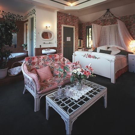 Humboldt House Bed & Breakfast Victoria Room photo