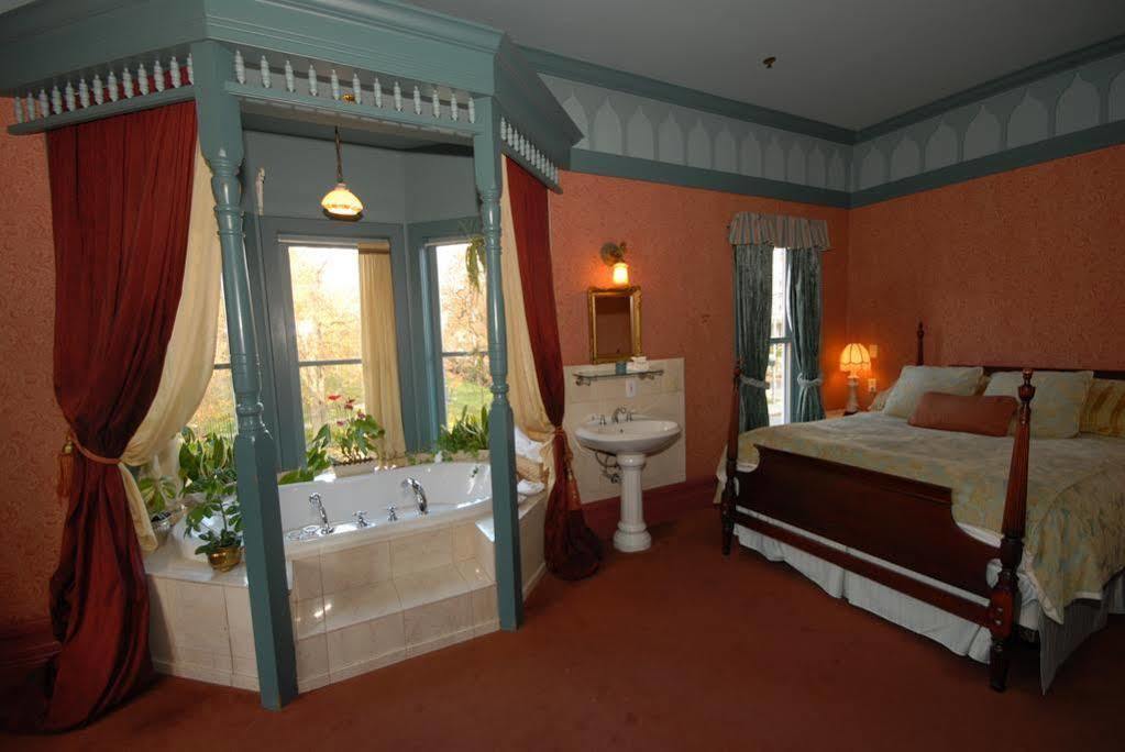 Humboldt House Bed & Breakfast Victoria Exterior photo