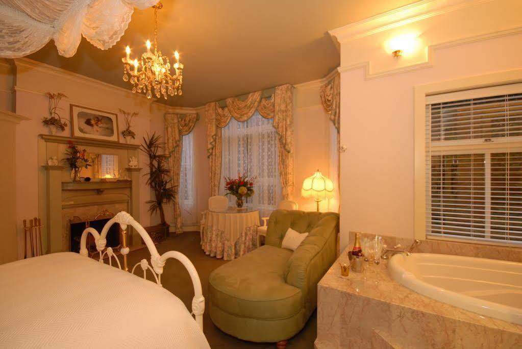 Humboldt House Bed & Breakfast Victoria Exterior photo